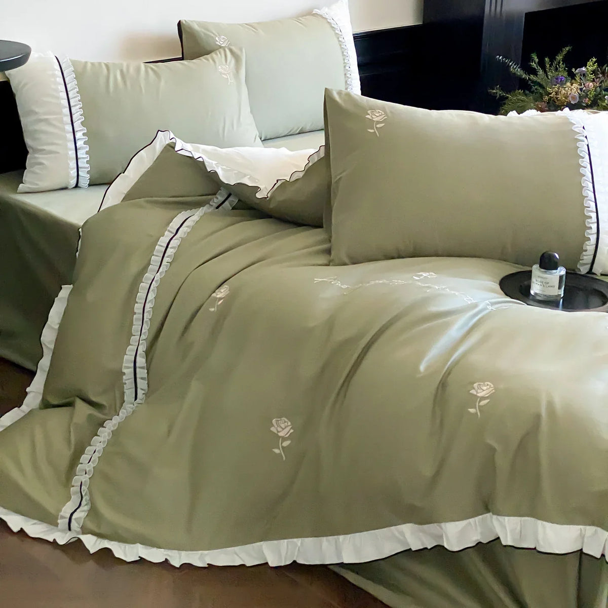 Bed Linen Set Cotton Satin Reversible Rose Embroidery