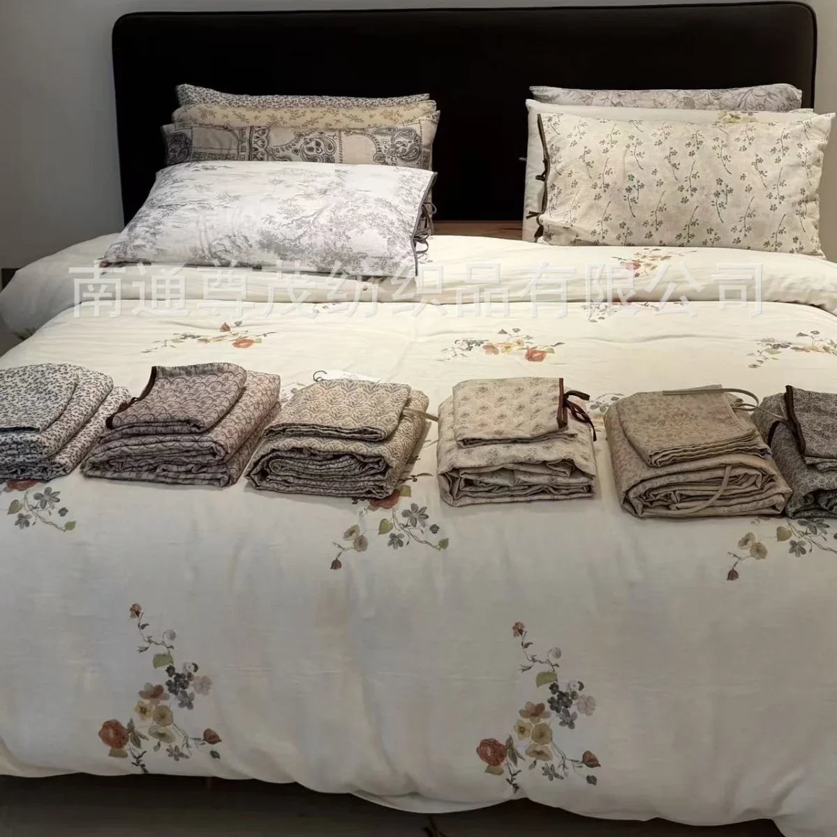 Bed Linen Set Delicate Floral Breathable Cotton 4-Piece
