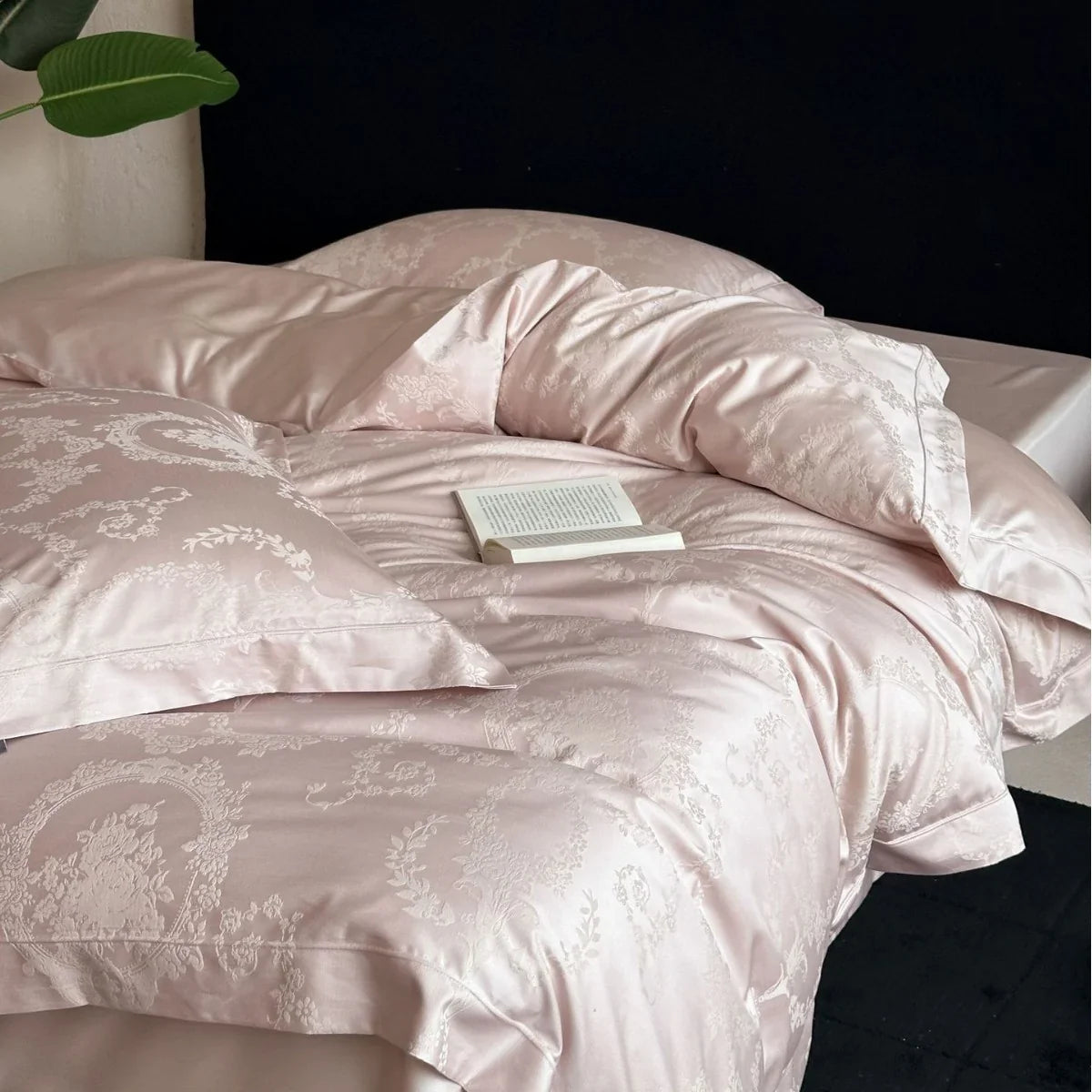 Bedding Set 4-Piece Satin Damask Jacquard Breathable