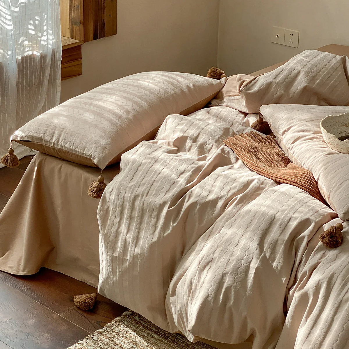 Bedding Set Breathable Cotton Woven Wave & Tassel Corners