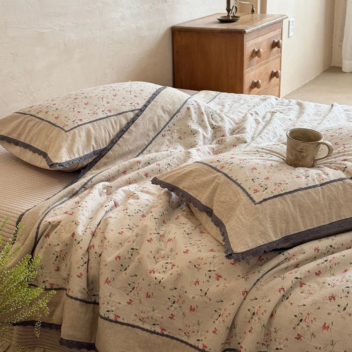 Bedding Set Cotton-Linen Blend Floral Ruffles 4-Piece