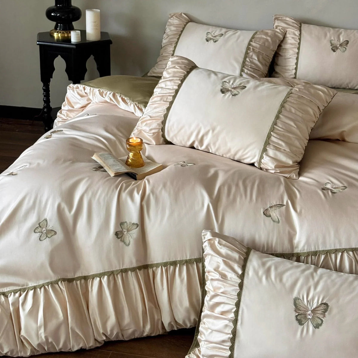 Bedding Set Cotton Satin Embroidered Butterfly 4-Piece Ruffle Skirt