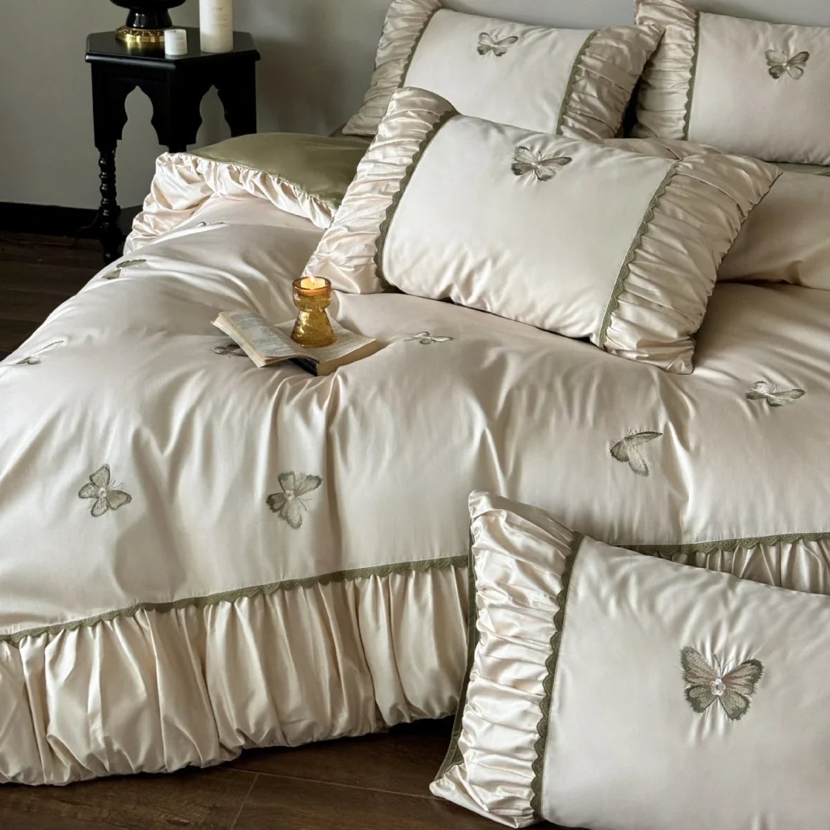 Bedding Set Cotton Satin Embroidered Butterfly 4-Piece Ruffle Skirt