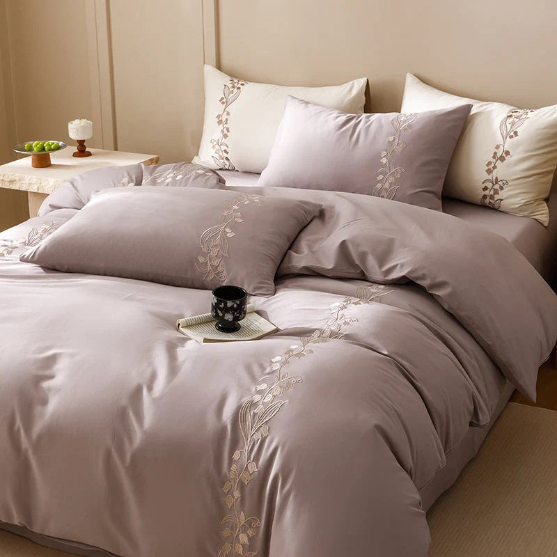 Bedding Set Cotton Satin Floral Vine Embroidery 4-Piece Set