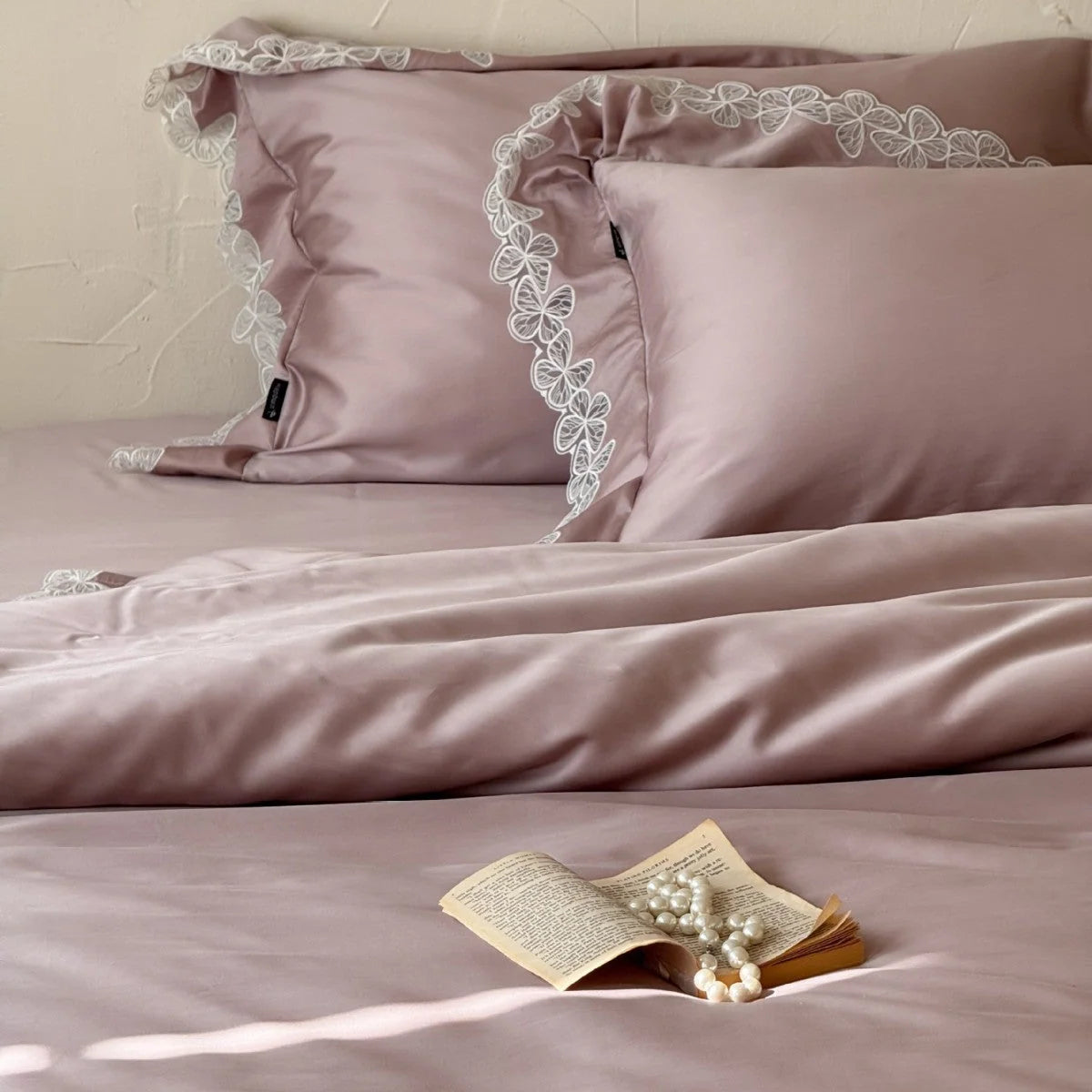 Bedding Set Cotton Satin Lace Border 4-Piece Set