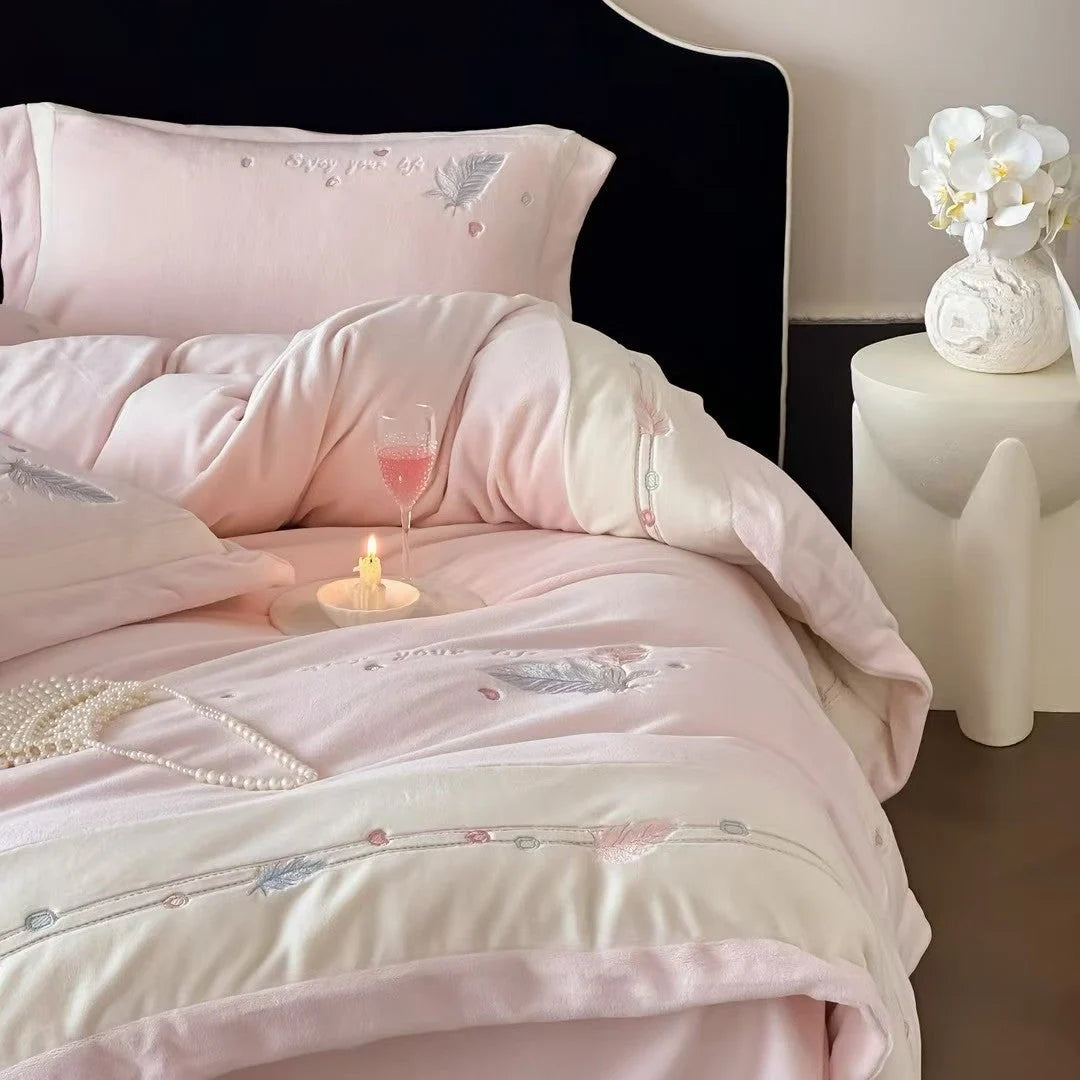 Bedding Set Embroidered Feather Design Quilted 4-Piece