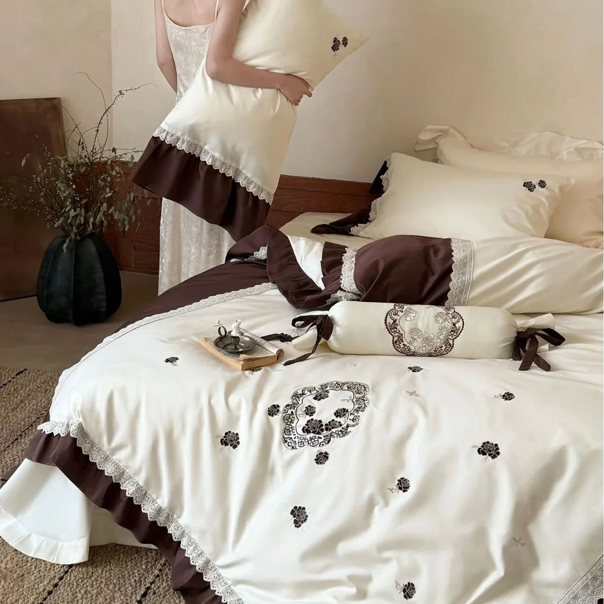 Bedding Set Embroidered Frilled Cotton Satin 4-Piece