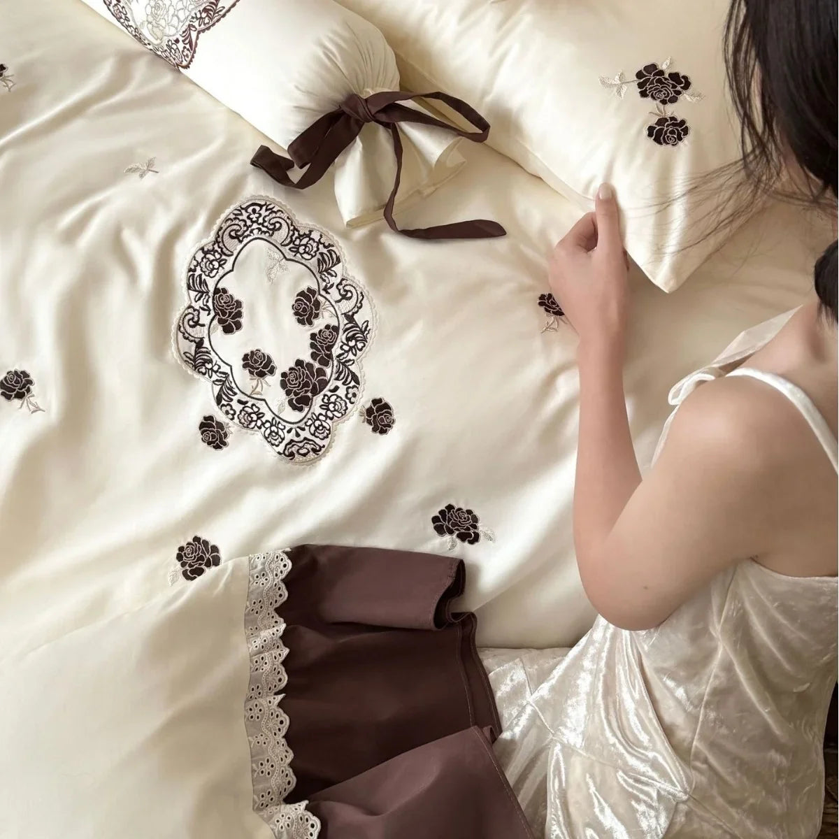 Bedding Set Embroidered Frilled Cotton Satin 4-Piece