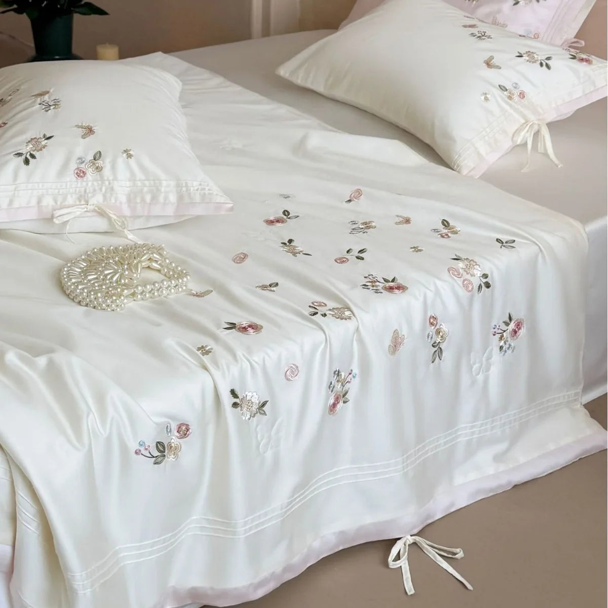 Bedding Set Floral Embroidery Fine Cotton Satin