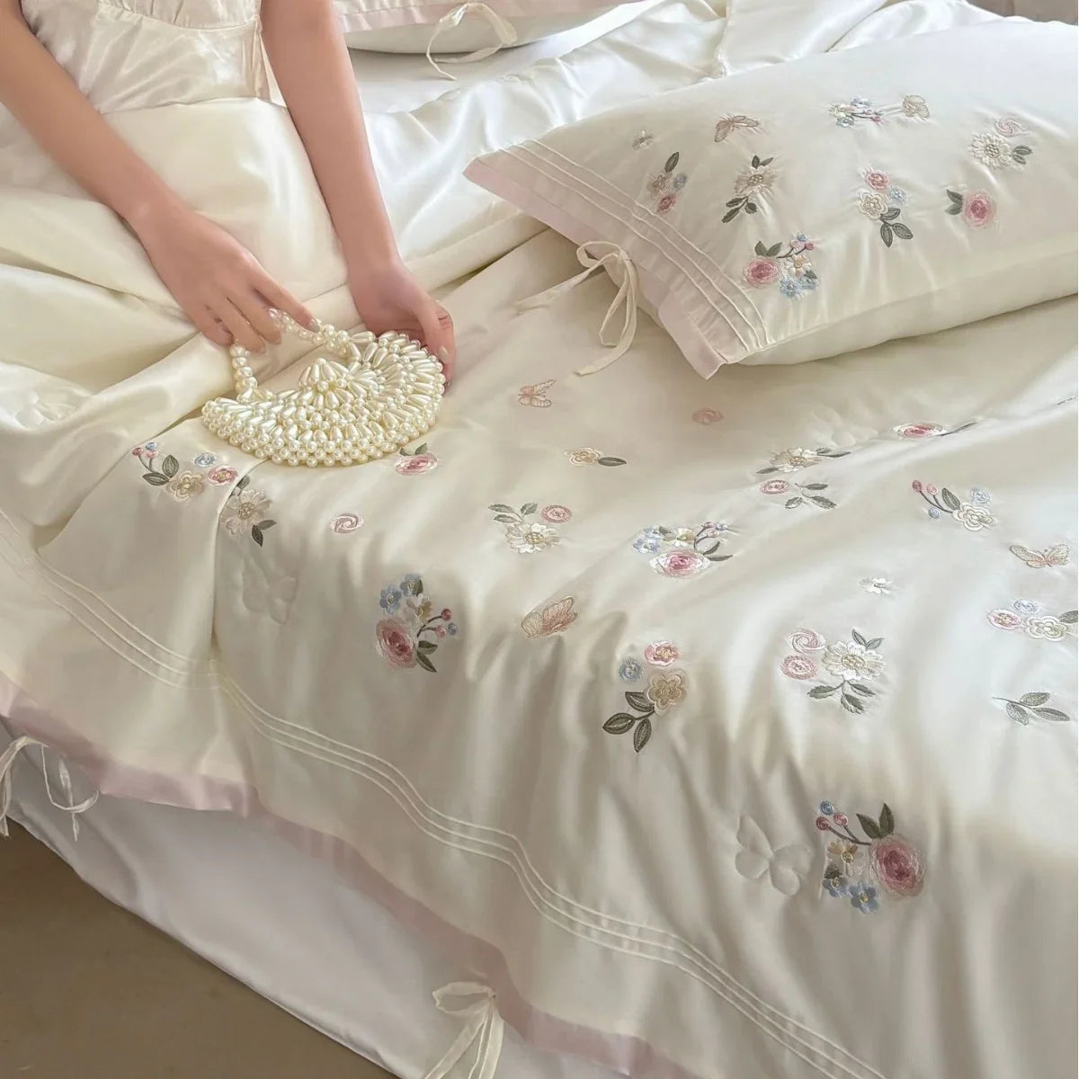 Bedding Set Floral Embroidery Fine Cotton Satin