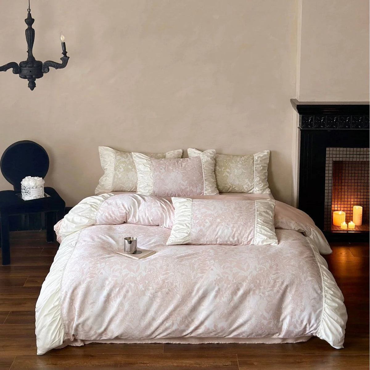 Bedding Set Floral Jacquard Ruffled Edges Satin Finish 4-Piece Set