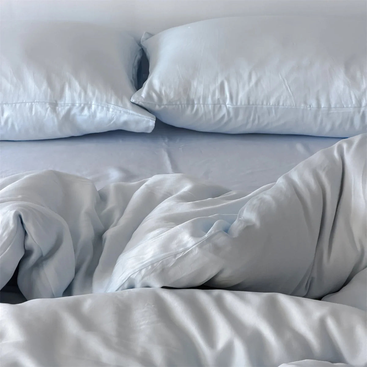 Bedding Set Integrated Bed Skirt Satin-Like Finish & Breathable Fabric