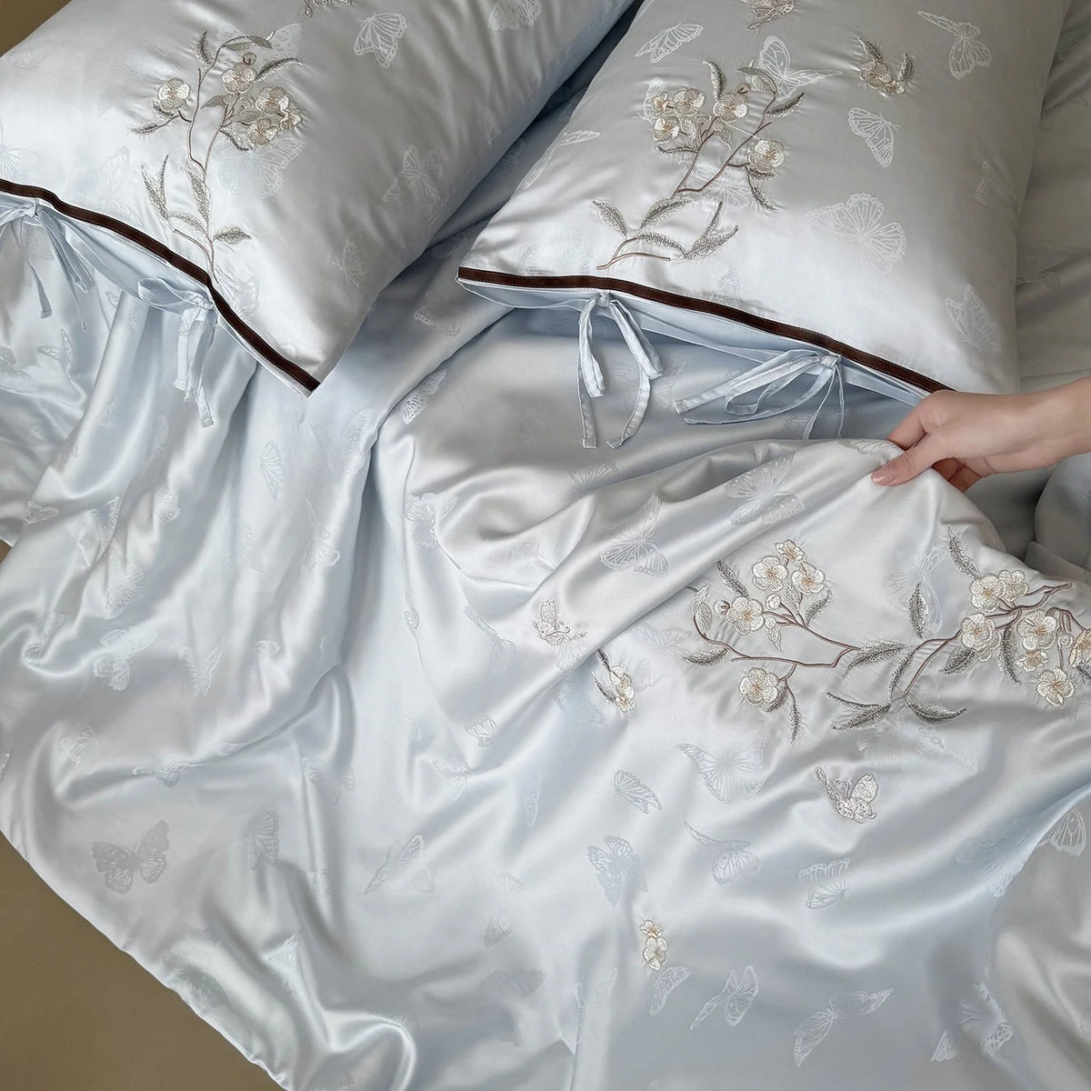 Bedding Set Jacquard Satin Butterfly Motif 4-Piece