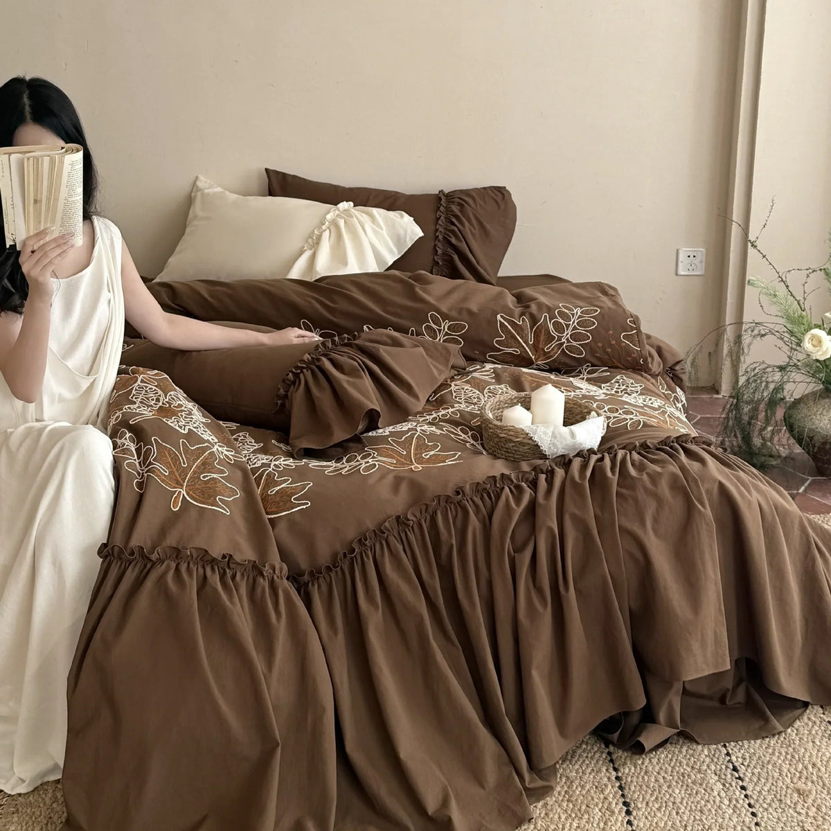 Bedding Set Leaf Embroidered Cotton Blend & Ruffled Pillowcases