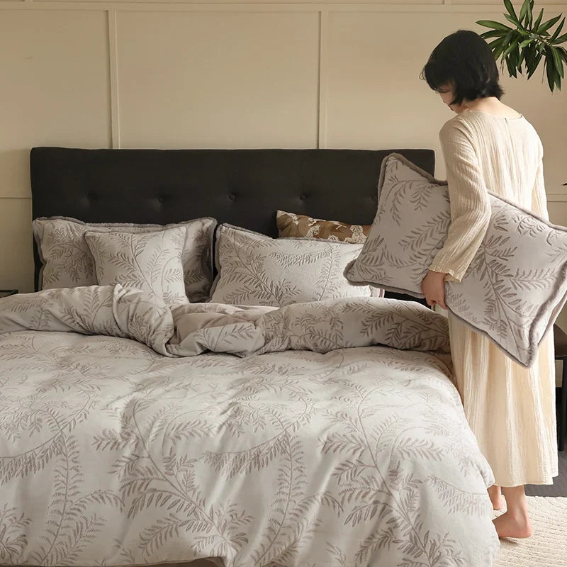Bedding Set Leaf Relief Jacquard Lightly Quilted Reversible