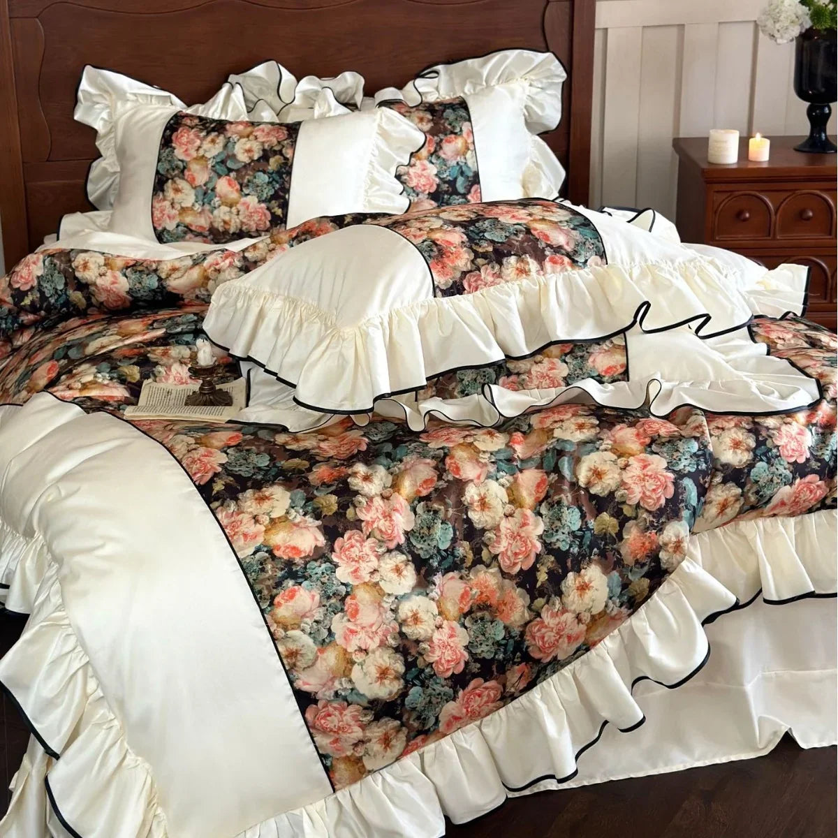 Bedding Set Long-Staple Cotton Satin Ruffles & Black Piping