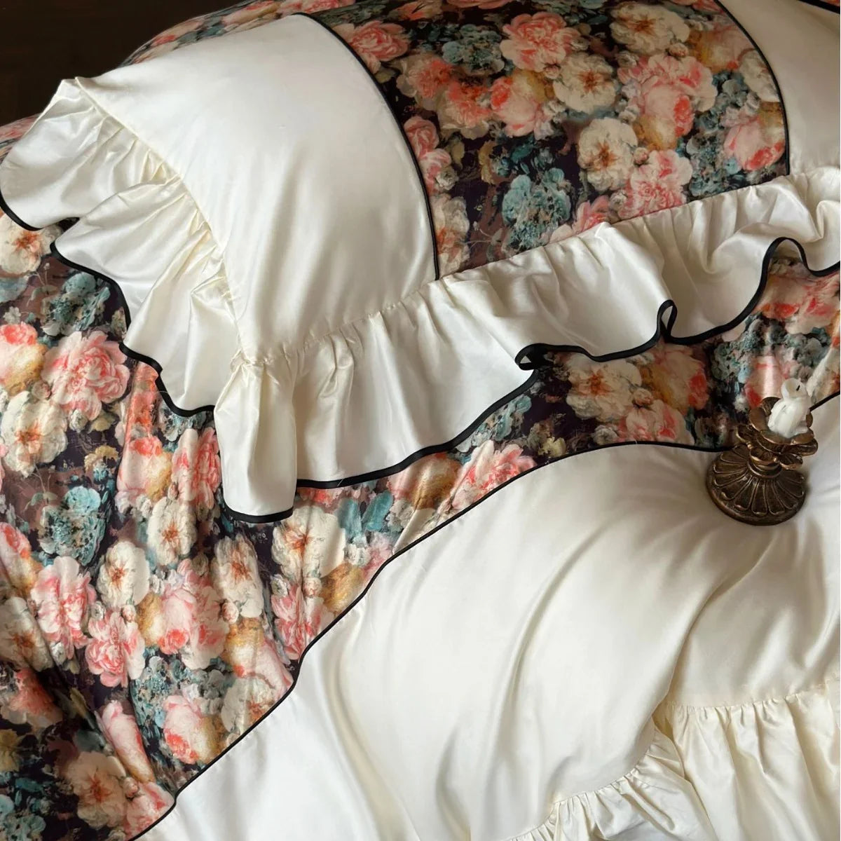 Bedding Set Long-Staple Cotton Satin Ruffles & Black Piping
