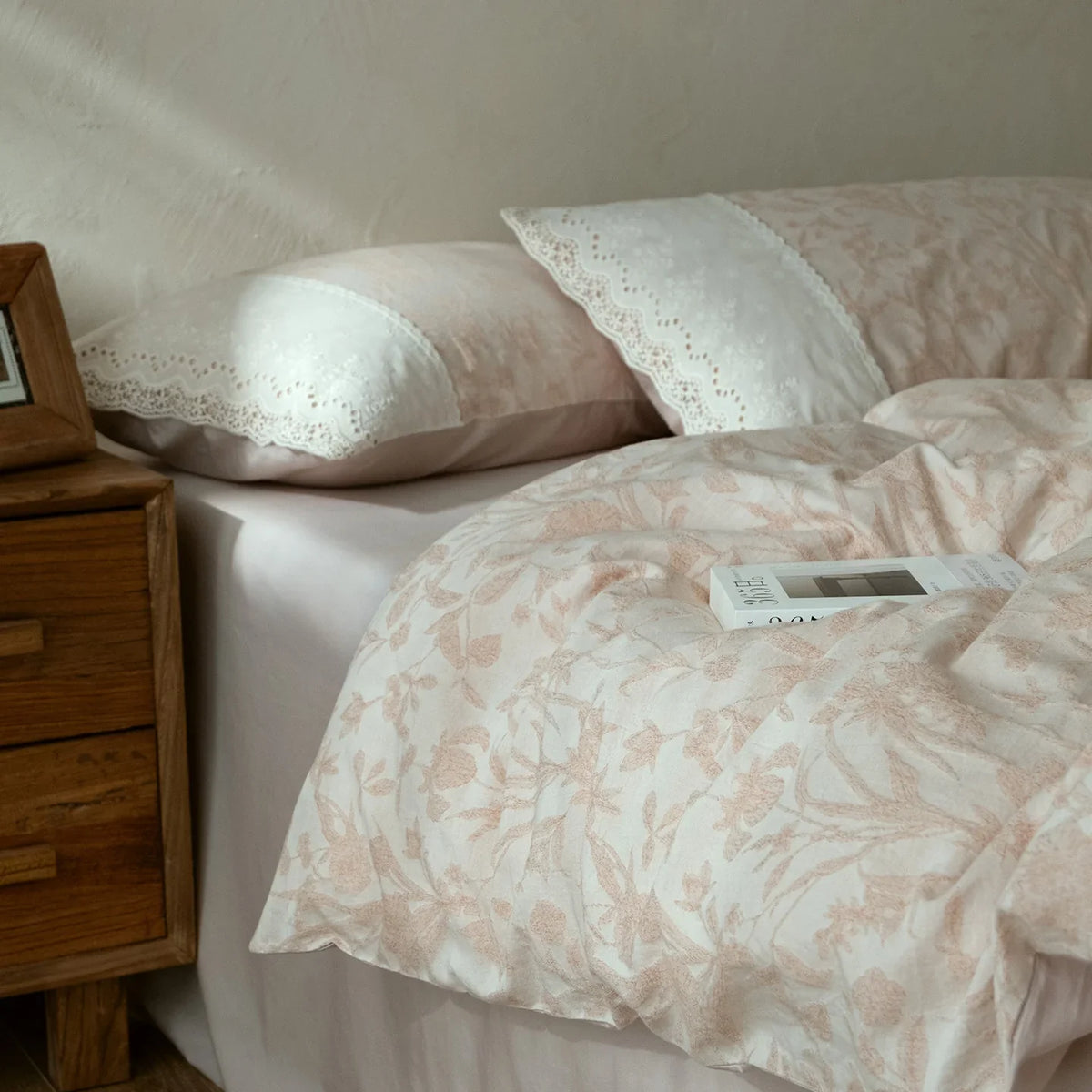 Bedding Set Reversible Cotton Satin Floral Jacquard