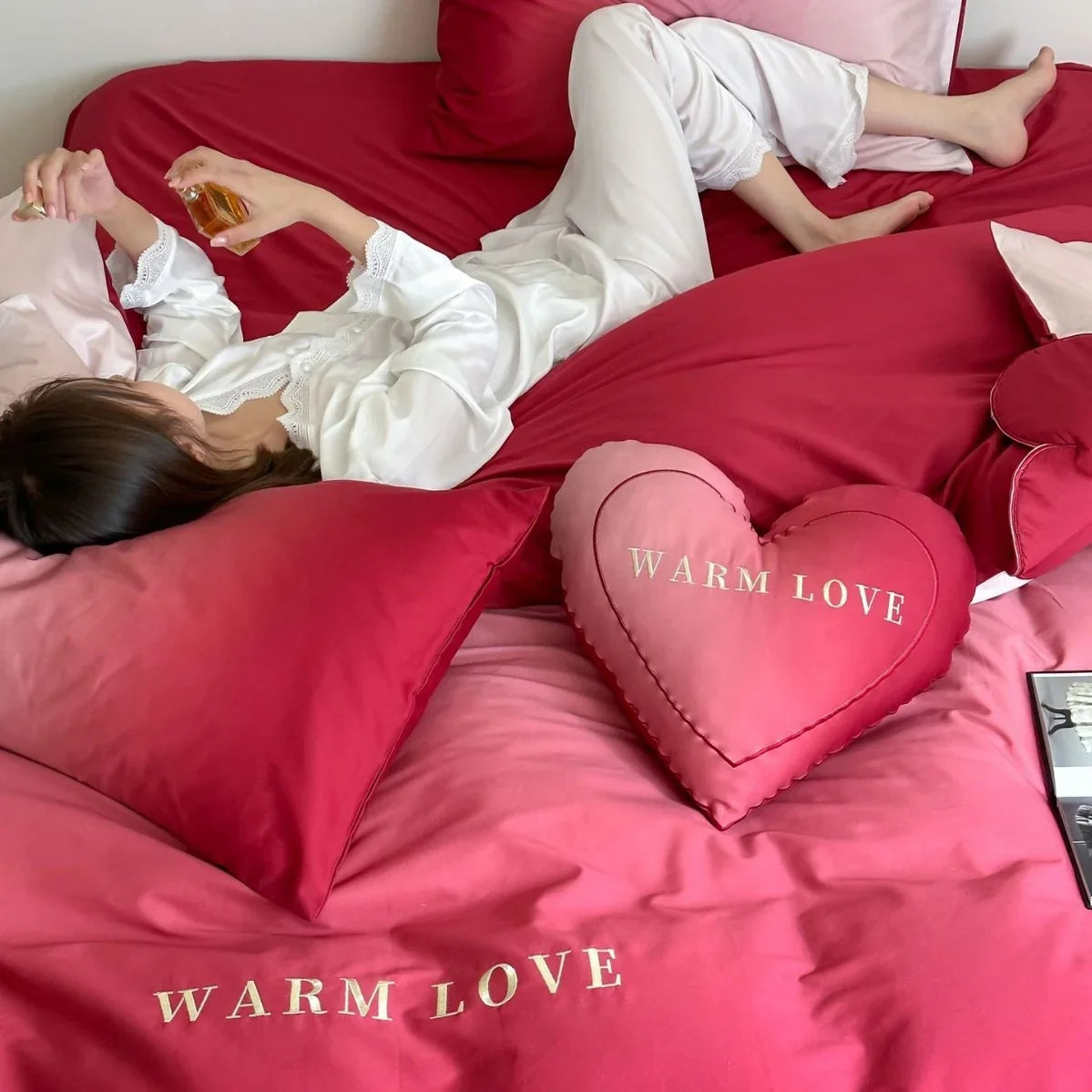 Bedding Set Reversible Cotton Satin Heart Appliqué 4-Piece