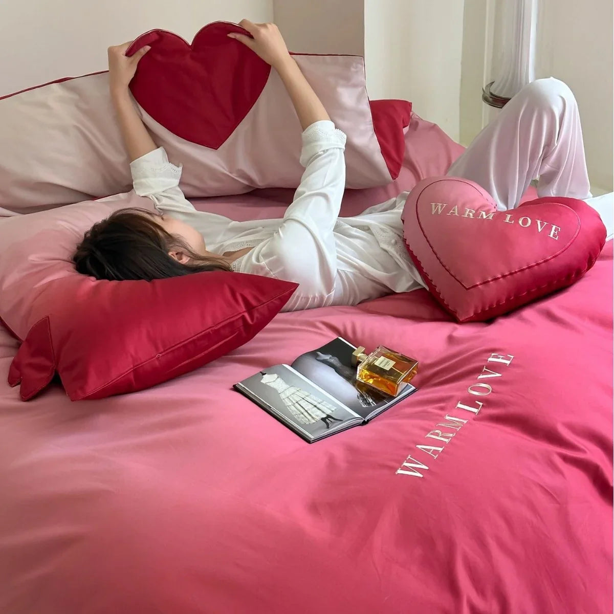 Bedding Set Reversible Cotton Satin Heart Appliqué 4-Piece