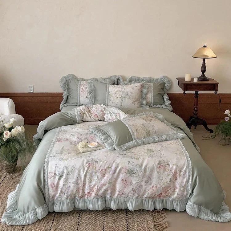 Bedding Set Reversible Watercolor Floral & Lace Trim 4-Piece