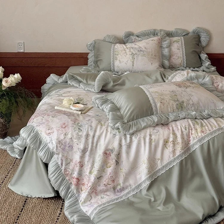 Bedding Set Reversible Watercolor Floral & Lace Trim 4-Piece