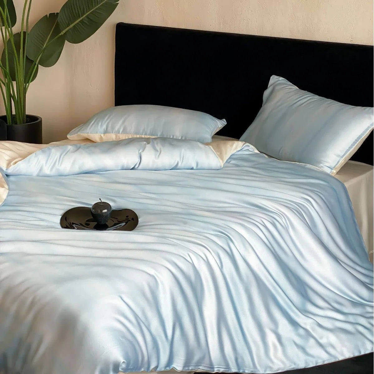 Bedding Set Satin Breathable 4-Piece Machine-Washable