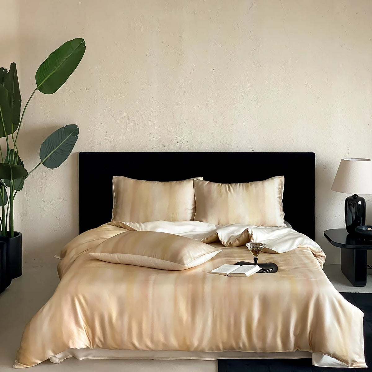 Bedding Set Satin Breathable 4-Piece Machine-Washable