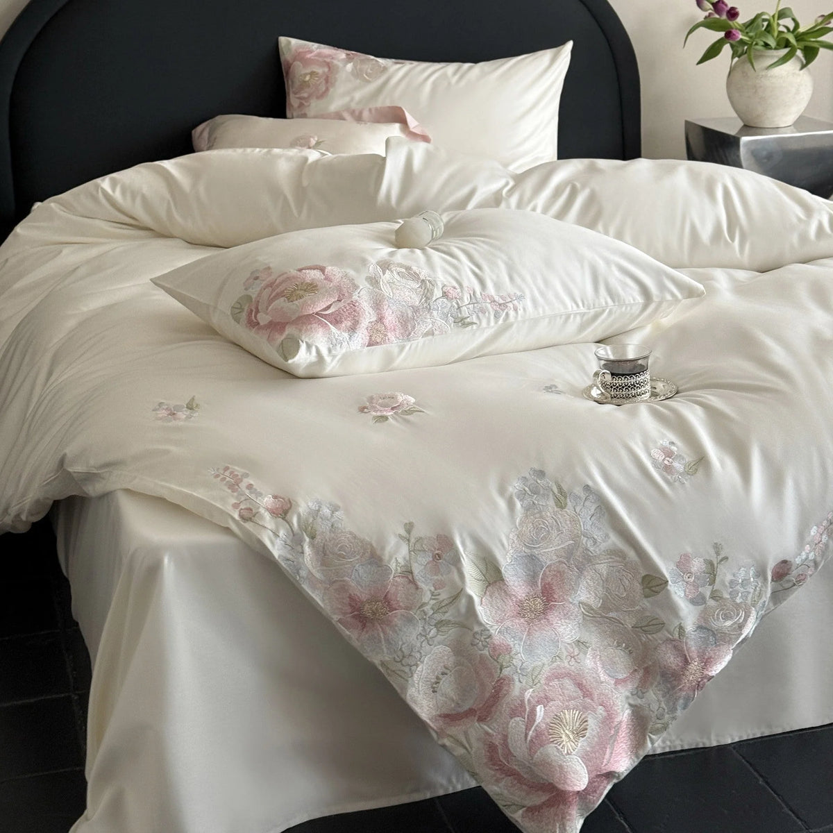 Bedding Set Satin Floral Embroidery 4-Piece