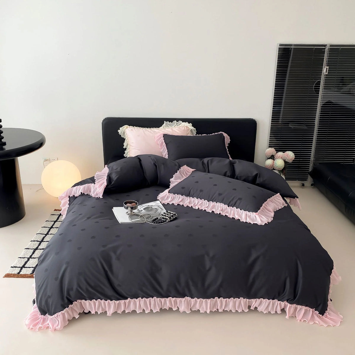 Bedding Set Satin Heart Print Ruffled Edges 4-Piece