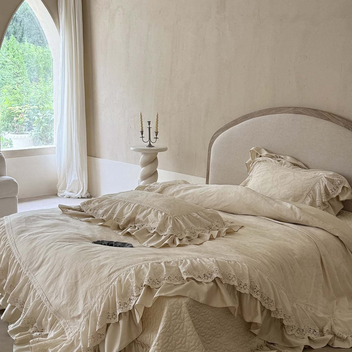 Bedding Set Satin Jacquard Floral Lace Ruffles 4-Piece