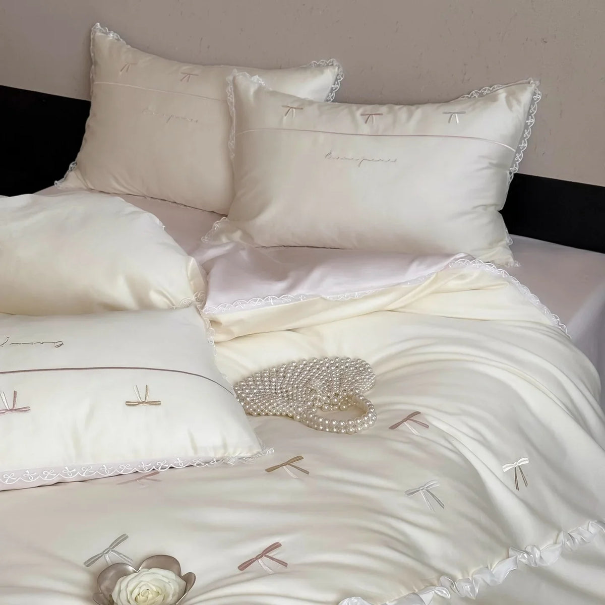 Bedding Set Satin Temperature-Regulating Embroidered & Lace Trim