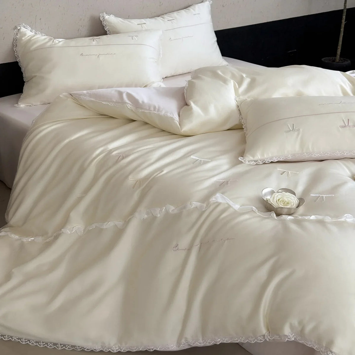 Bedding Set Satin Temperature-Regulating Embroidered & Lace Trim