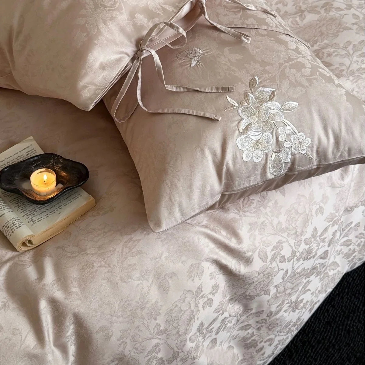 Bedding Set Silky Jacquard With Embroidery