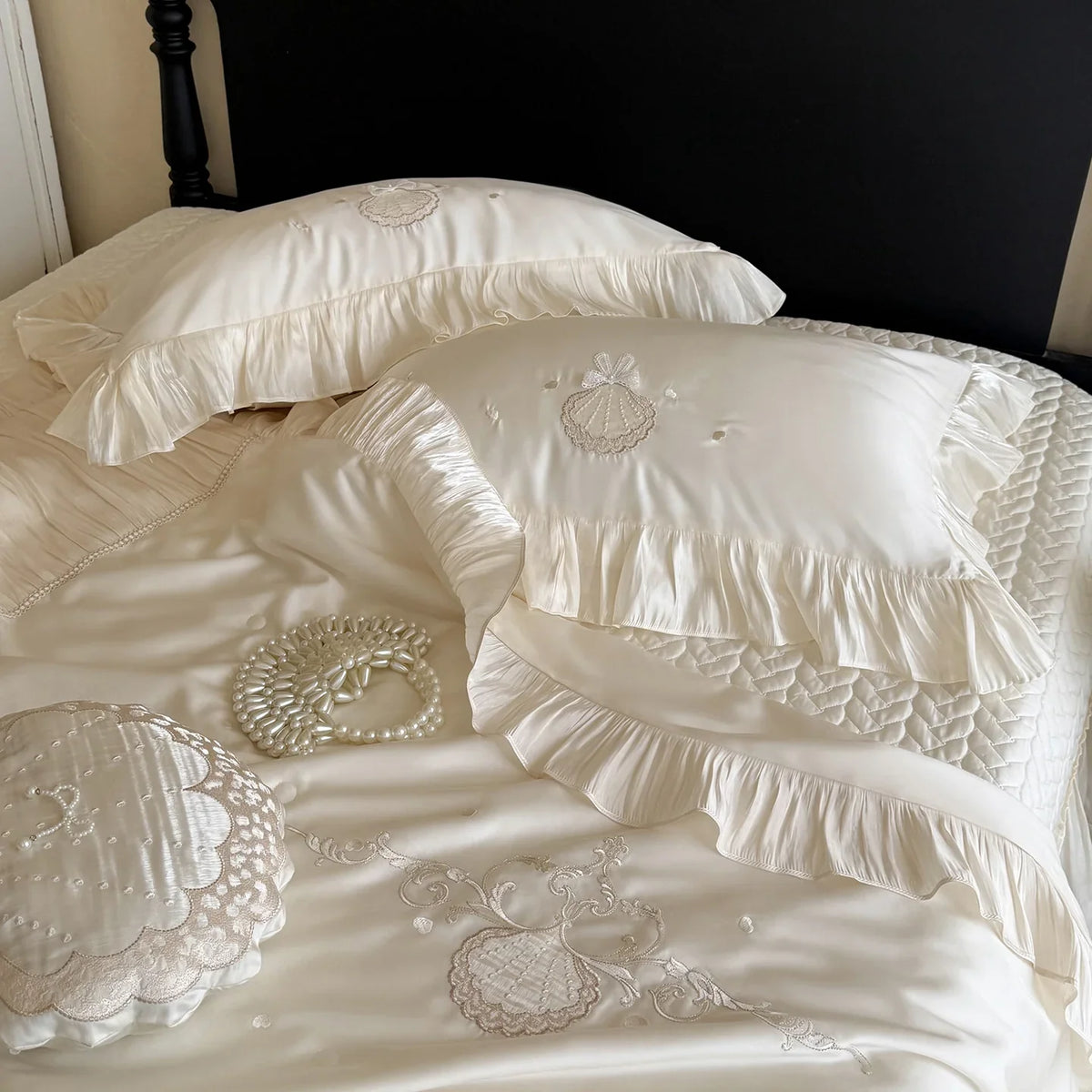 Bedding Set Silky Satin Floral Embroidery 4-Piece