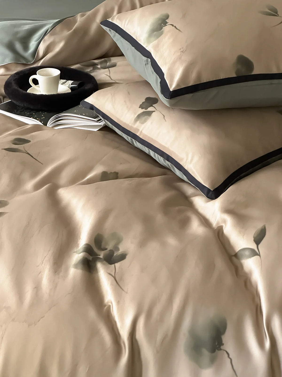 Bedding Set Silky Satin Floral Print 4-Piece