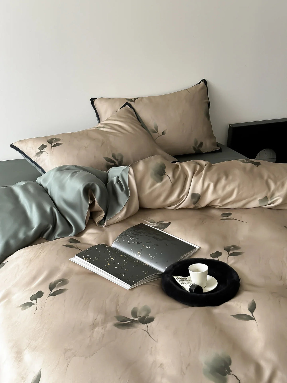 Bedding Set Silky Satin Floral Print 4-Piece