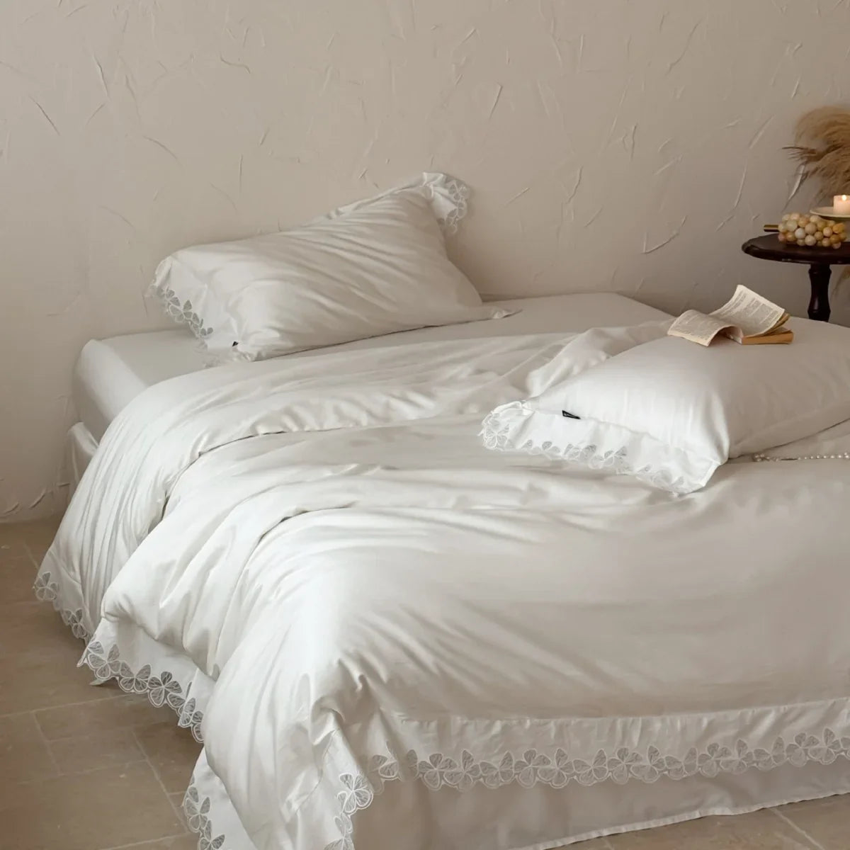Bedding Set Temperature-Regulating Cotton Satin Lace Border Machine Washable