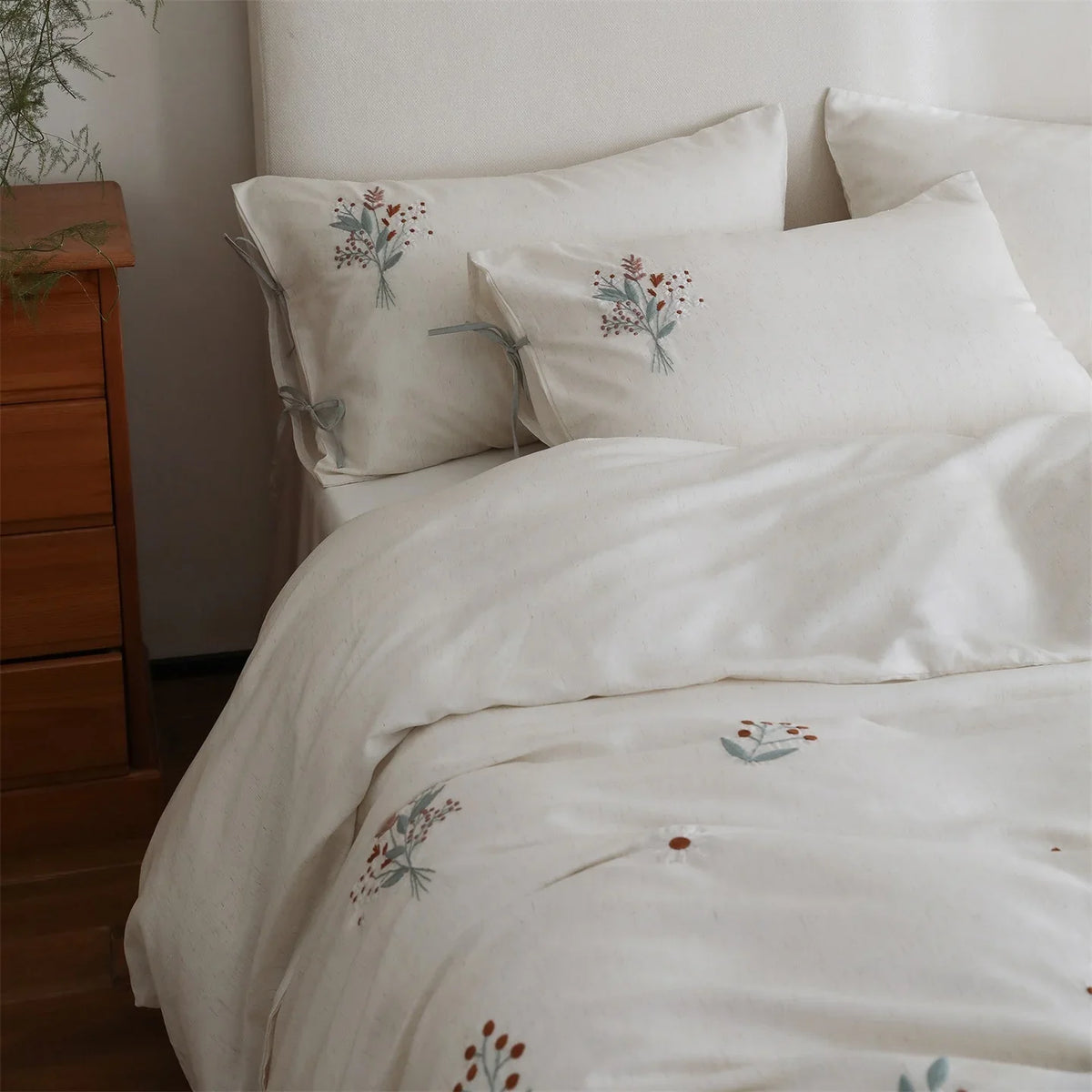 Bedding Set Tencel-Linen Breathable Embroidered & Bow Pillowcases