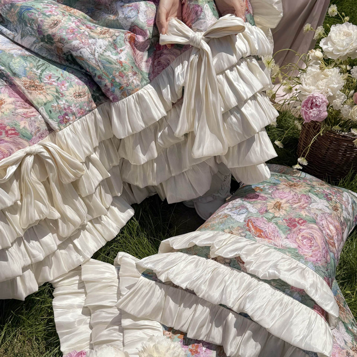 Bedding Set Watercolor Floral Integrated Bed Skirt