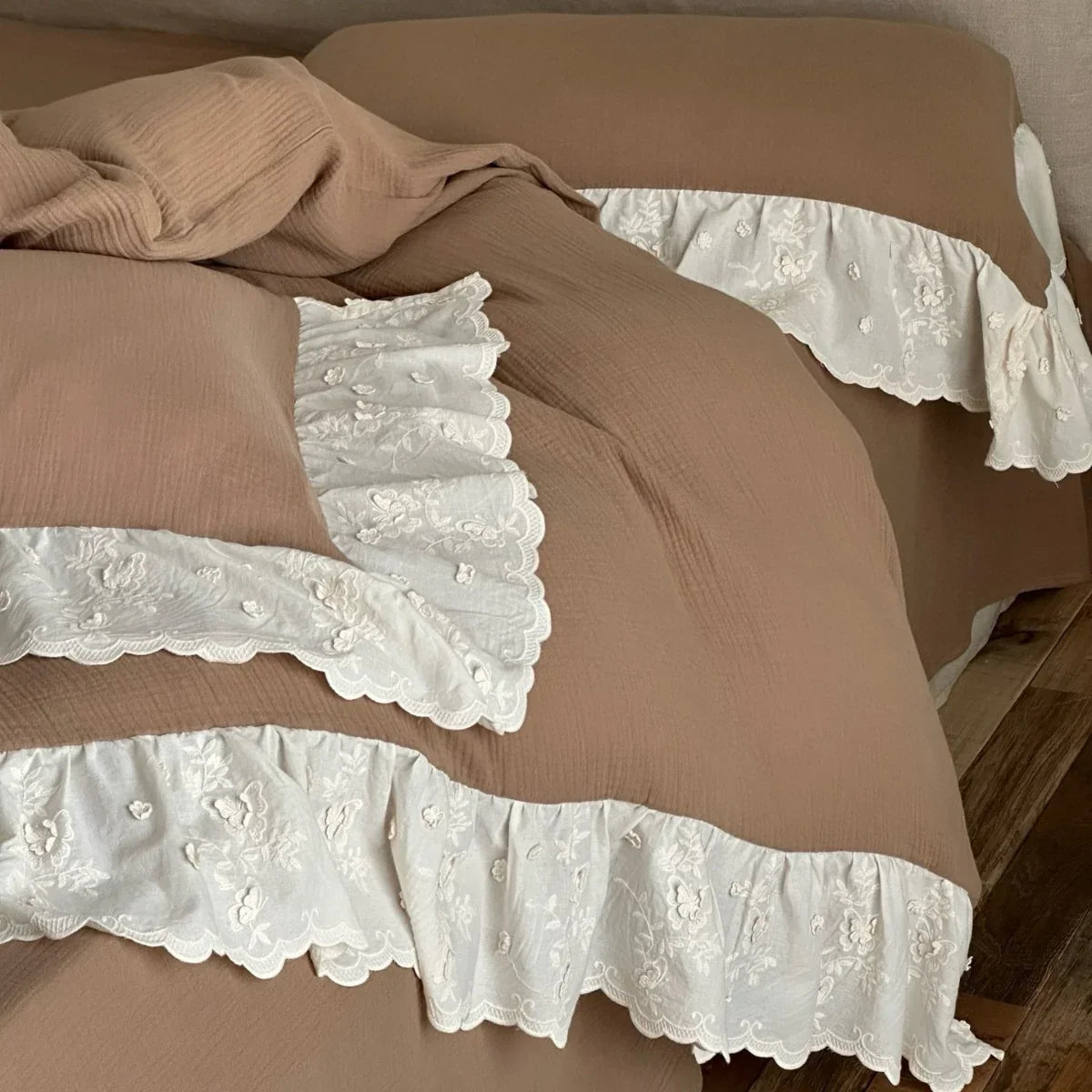 Bedspread Set 4-Piece Cotton Gauze Quilted Embroidered Ruffles