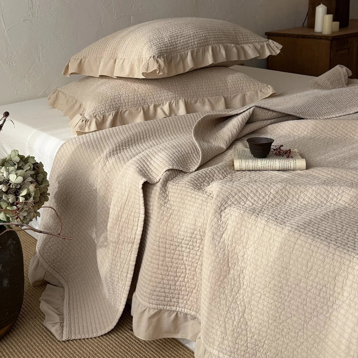 Bedspread Set Quilted Cotton & Ruffled Edge Includes Pillowcases