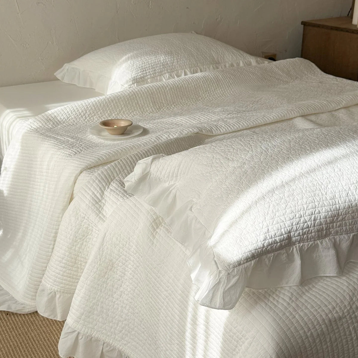 Bedspread Set Quilted Cotton & Ruffled Edge Includes Pillowcases