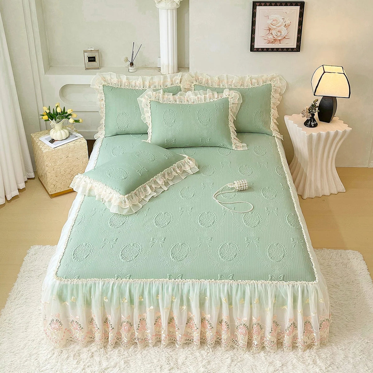 Bedspread Set Ruffled Edges Machine Washable 4-Piece