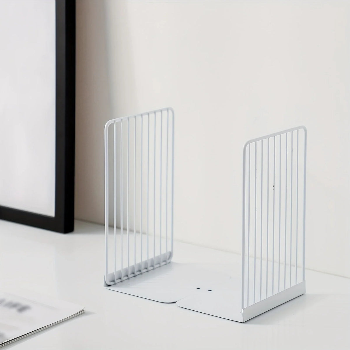 Bookends Iron Construction Non-Slip Design