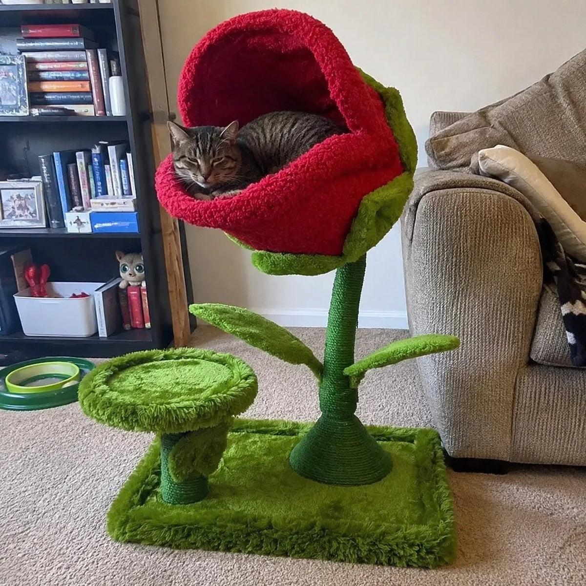 Cat Tree Flower-Shaped Plush Nest & Sisal Scratching Posts