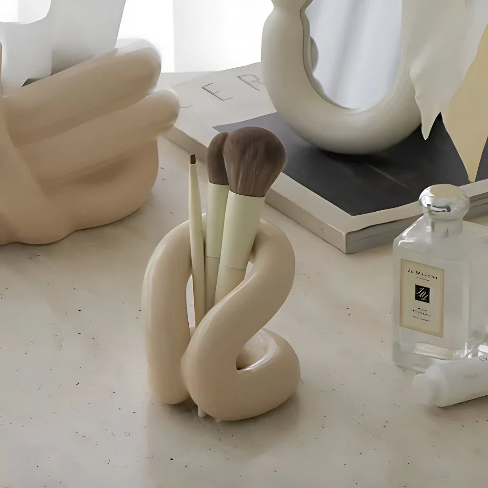 Ceramic Organizer Rope-Knot Design Space-Saving Shape