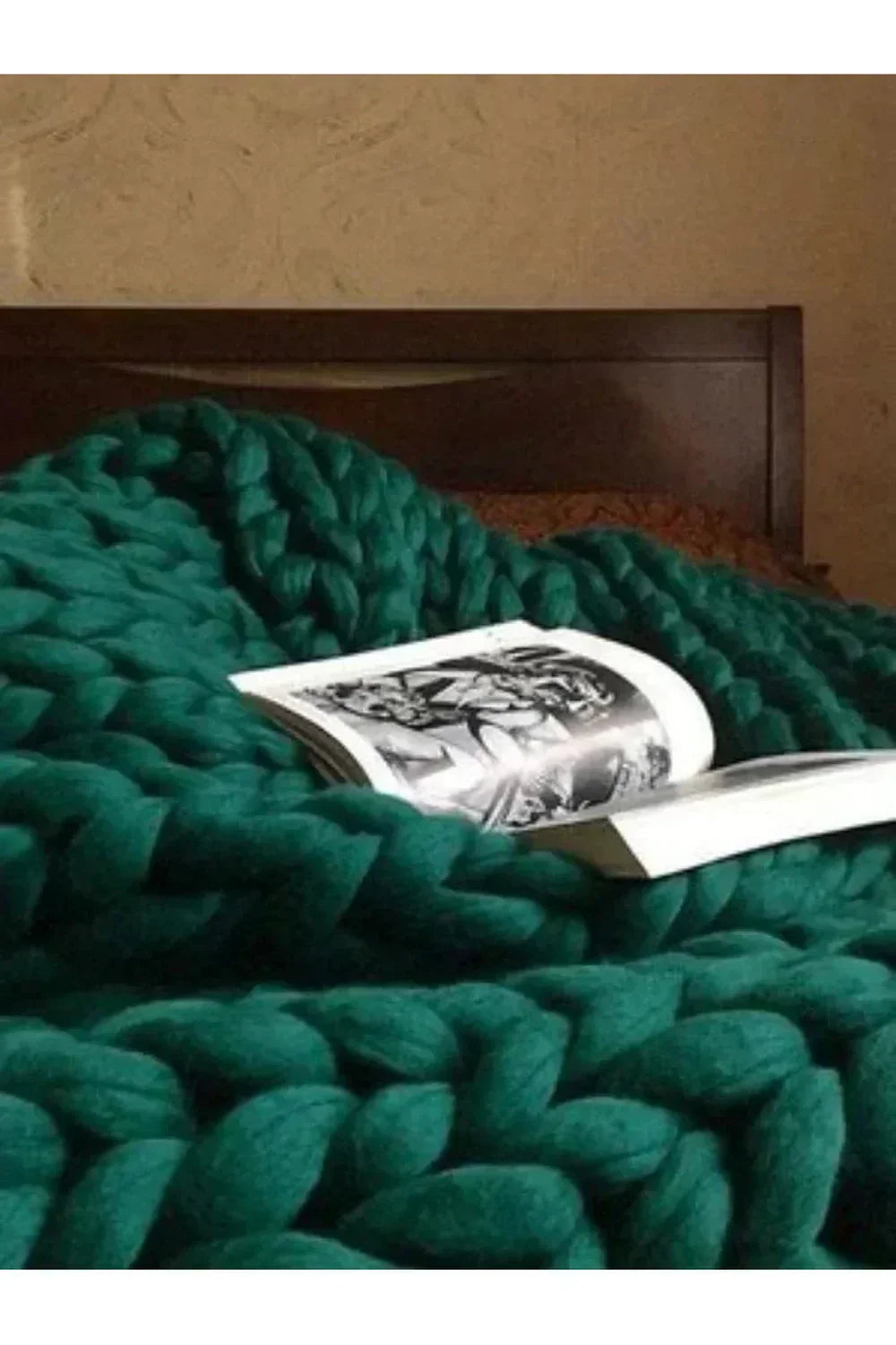 Chunky Knit Blanket Soft Polyester Dense Braided