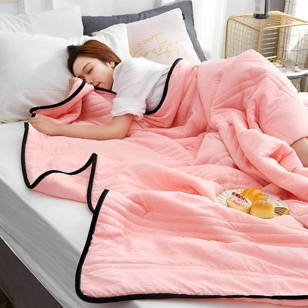 Cooling Blanket Lightweight Breathable Moisture-Wicking