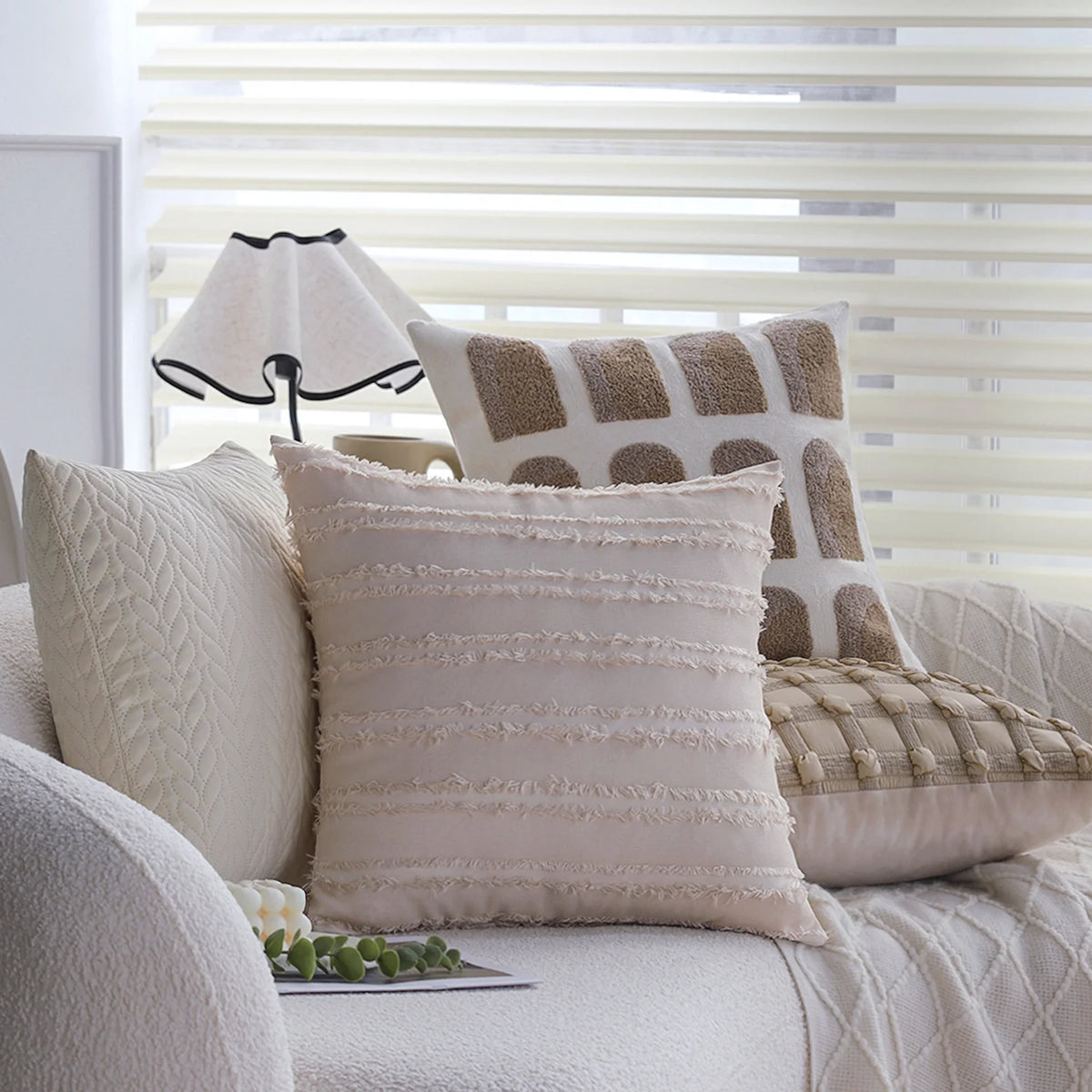 Cushion Cover 18x18in Knotted Grid Concealed Zipper